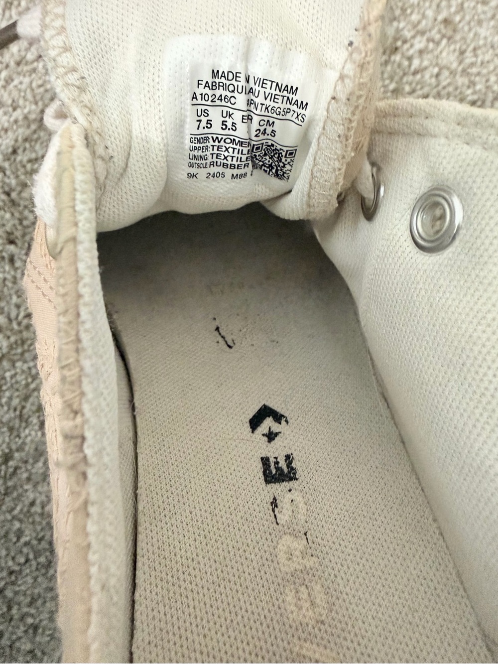 Converse Low Top Sneakers in Cream and White - Picture 4 of 7